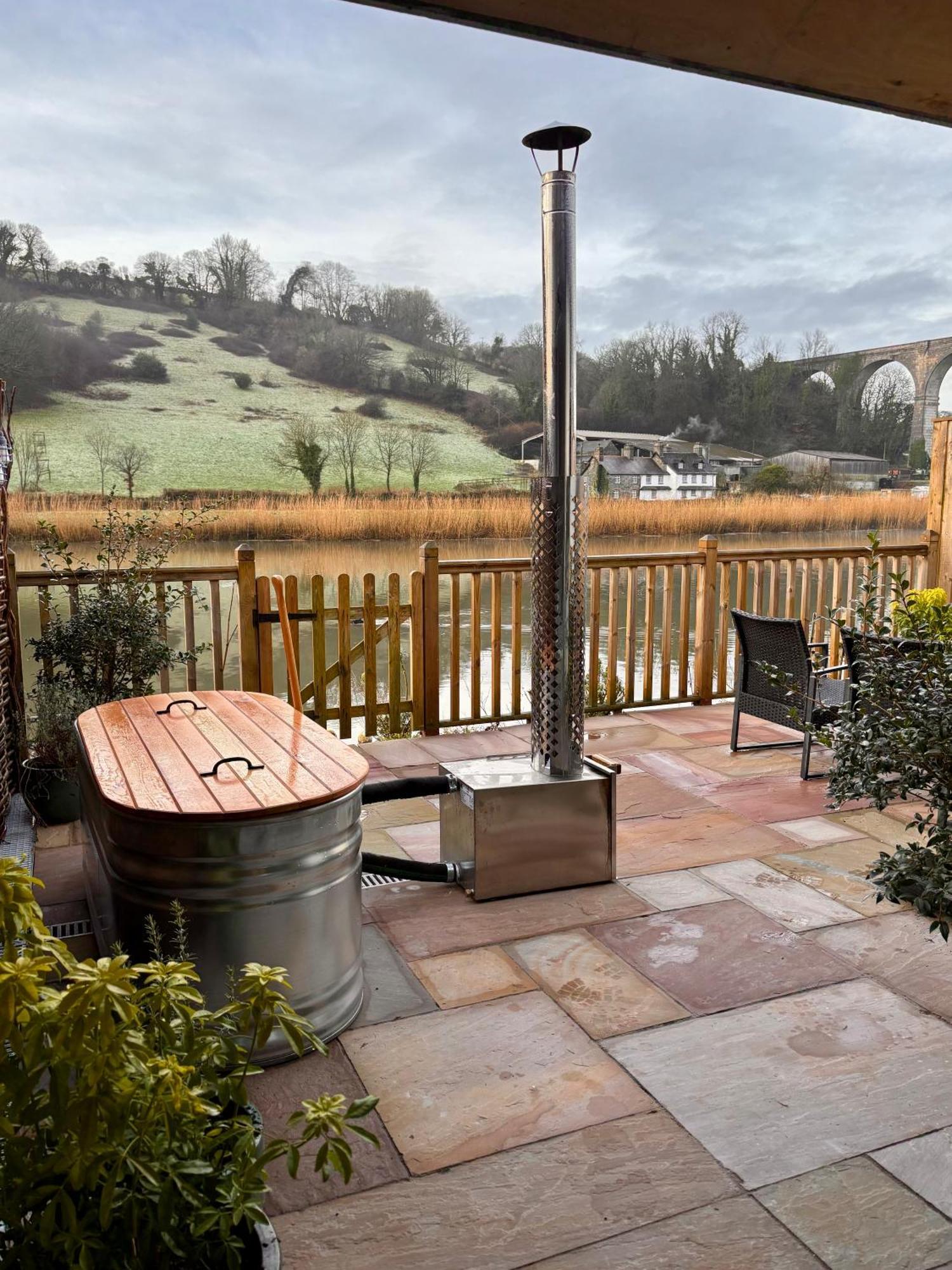 Viaduct River View & Outdoor Bath - Couples Retreat Calstock Kültér fotó
