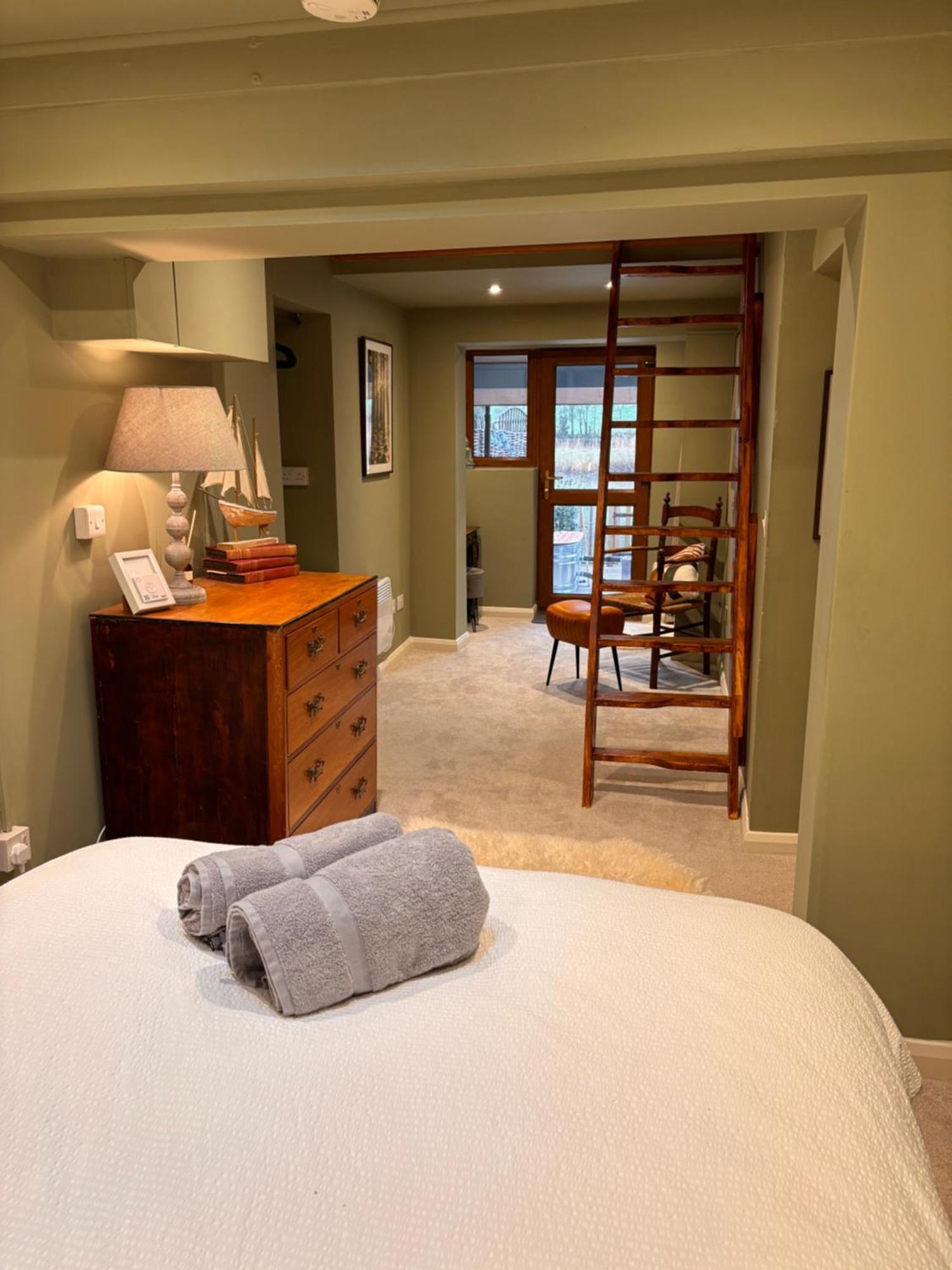 Viaduct River View & Outdoor Bath - Couples Retreat Calstock Kültér fotó